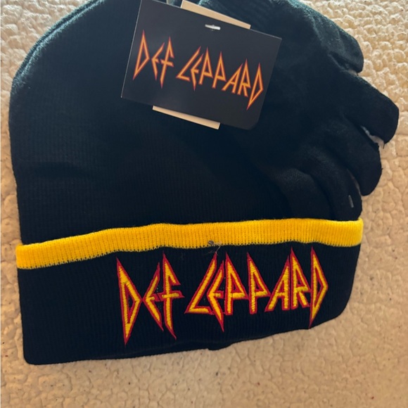 New Def Leppard Beanie & Glove Set - Picture 9 of 9